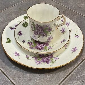 Spode Purple Floral Dinnerware Set - Cream and Gold
